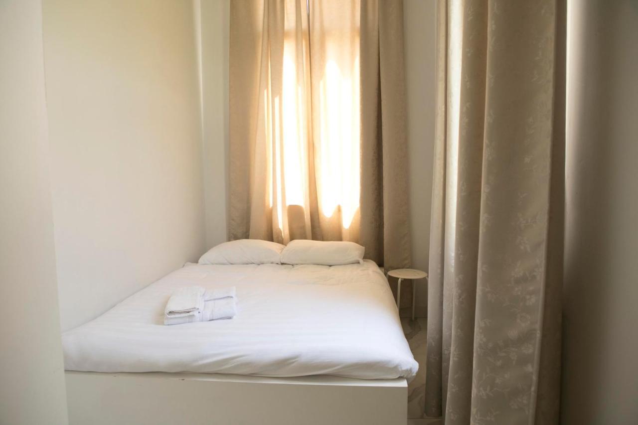 Bauhaus Stylish Apartments - By Bookiz Tel-Aviv Extérieur photo