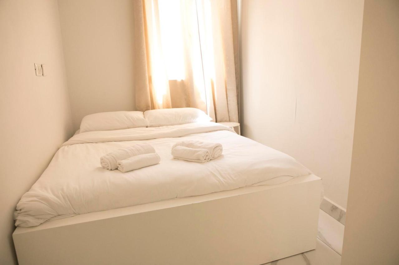Bauhaus Stylish Apartments - By Bookiz Tel-Aviv Extérieur photo