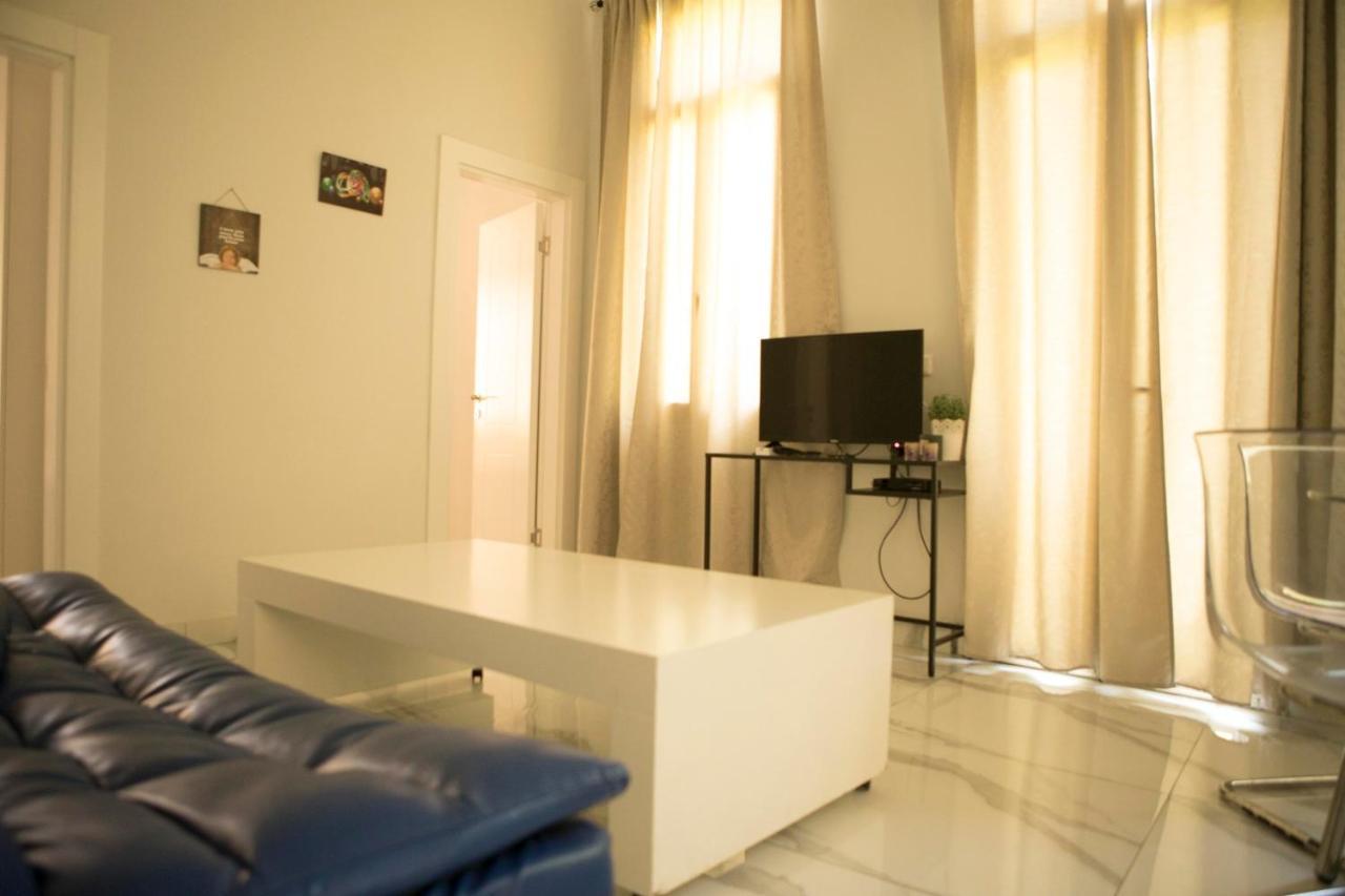 Bauhaus Stylish Apartments - By Bookiz Tel-Aviv Extérieur photo