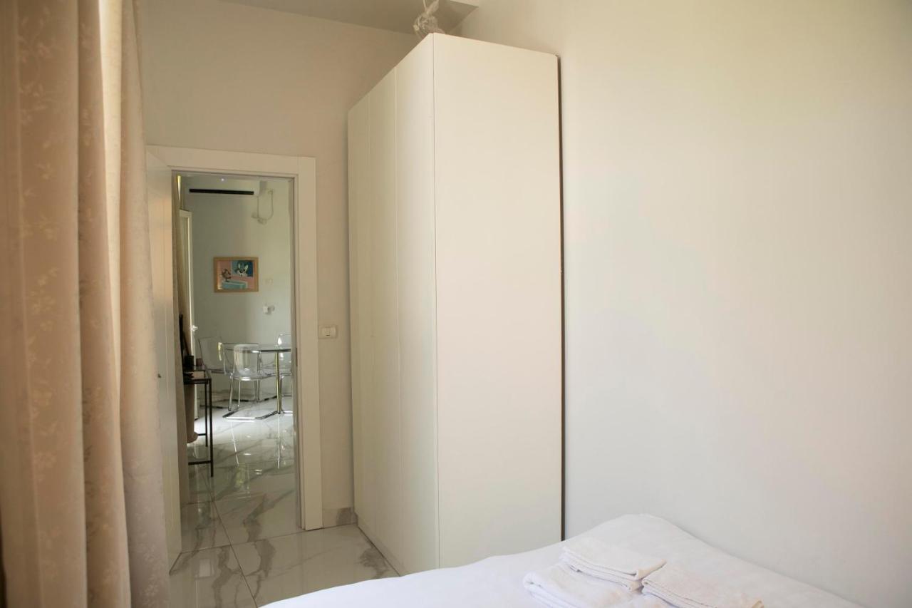 Bauhaus Stylish Apartments - By Bookiz Tel-Aviv Extérieur photo