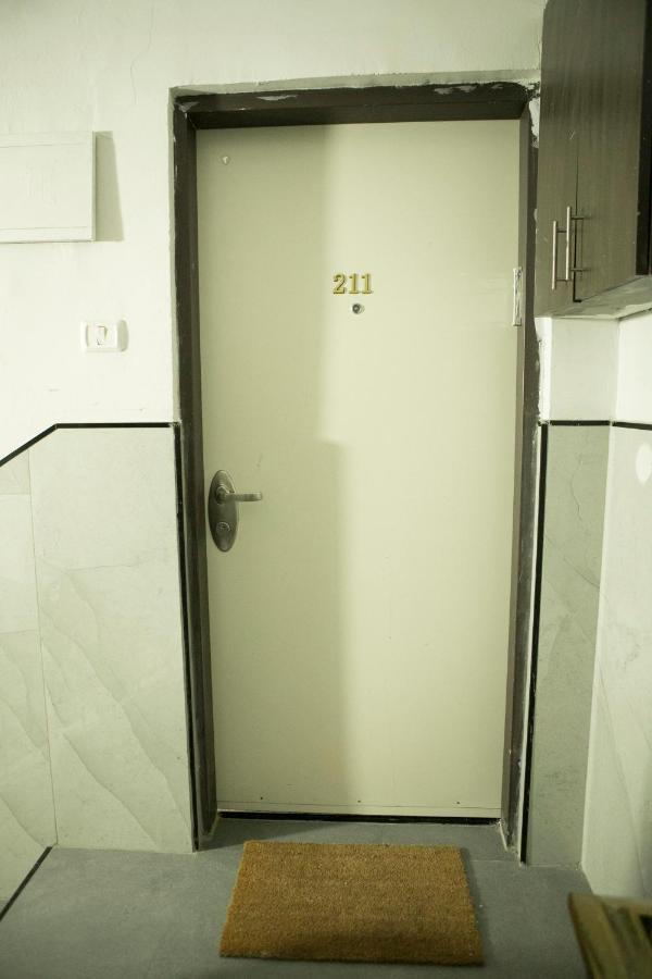 Bauhaus Stylish Apartments - By Bookiz Tel-Aviv Extérieur photo