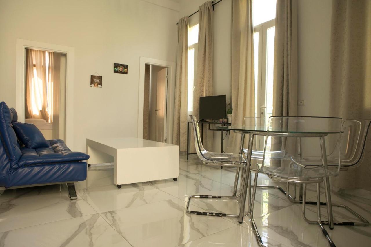 Bauhaus Stylish Apartments - By Bookiz Tel-Aviv Extérieur photo