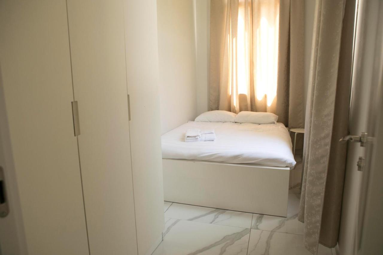 Bauhaus Stylish Apartments - By Bookiz Tel-Aviv Extérieur photo